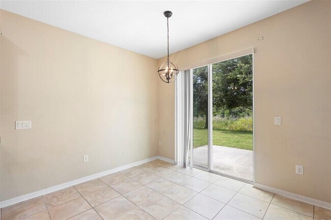 Building Photo - 215 Lakeshore Dr