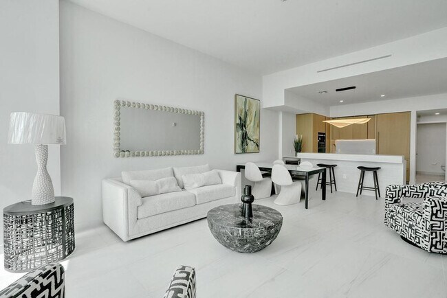 Building Photo - 900 N Ocean Blvd