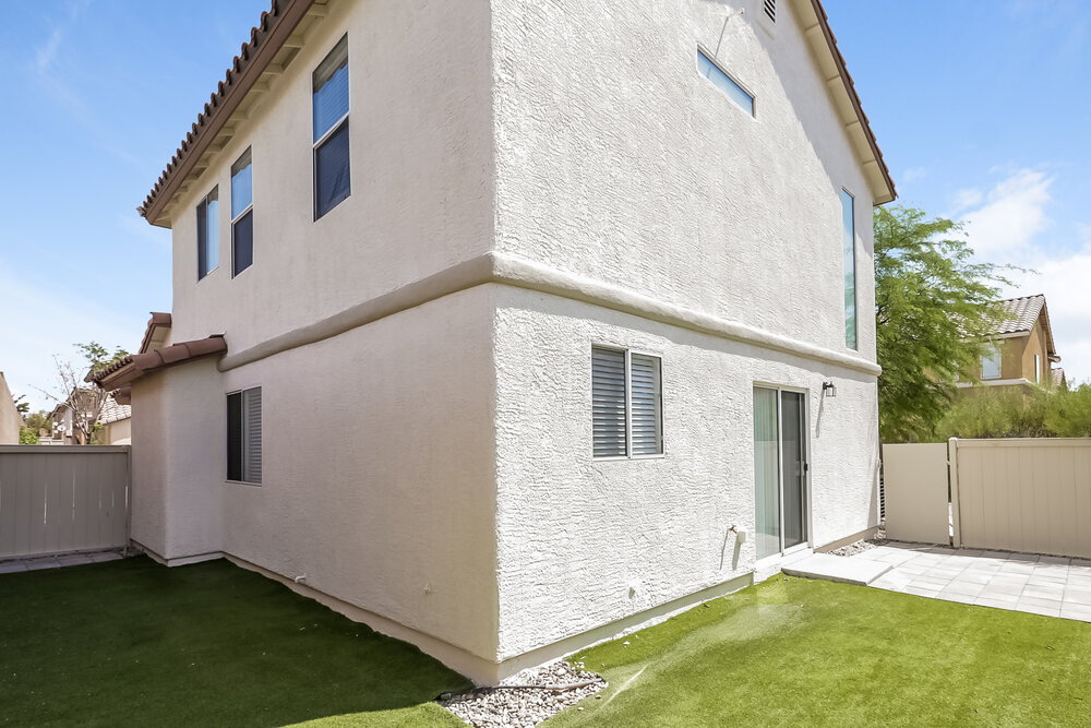 Building Photo - 10385 Adrianna Ave