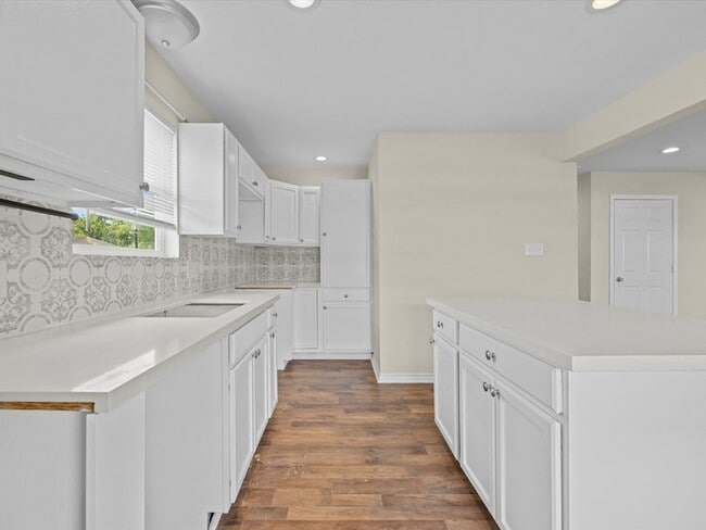 Building Photo - 6403 O Brien St