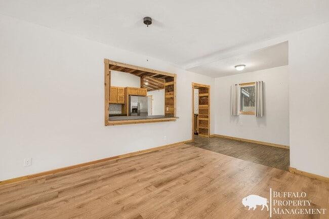 Building Photo - Charming Parker Home for Rent – Rustic Character Meets Modern Comfort!