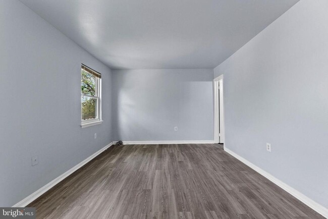 Building Photo - 8145 Community Dr