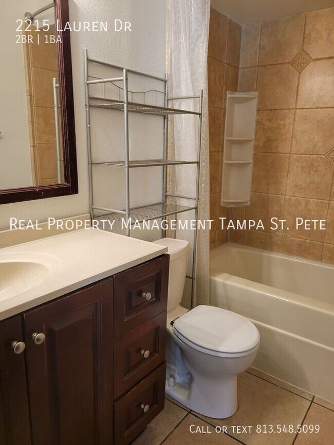 Building Photo - 2215 Lauren Dr