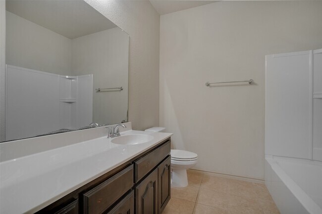 Building Photo - 1437 Castlegar Ln