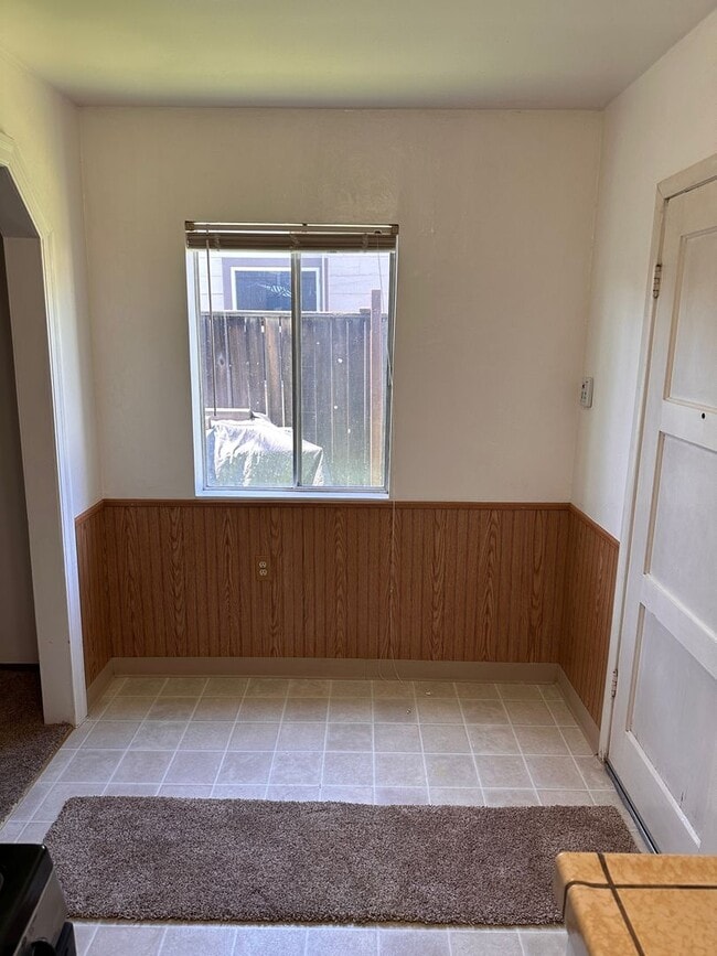 Building Photo - East Sacramento 1 Bed House with Garage