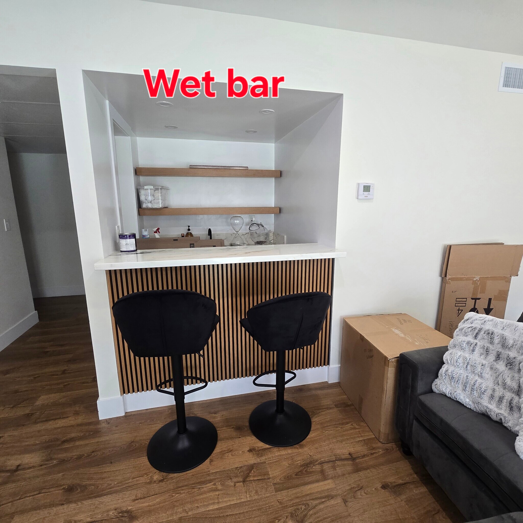 Wet bar - 916 S Sherbourne Dr