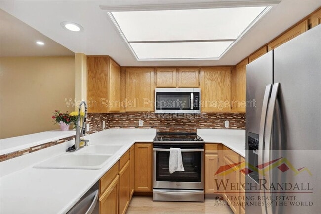 Building Photo - 3831 S River Run Wy