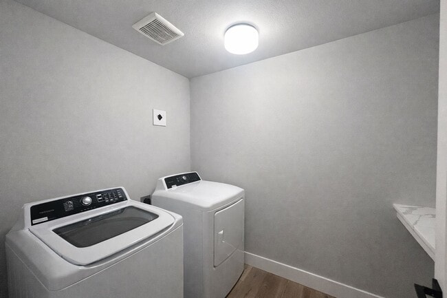 Building Photo - 11918 NE 108th St