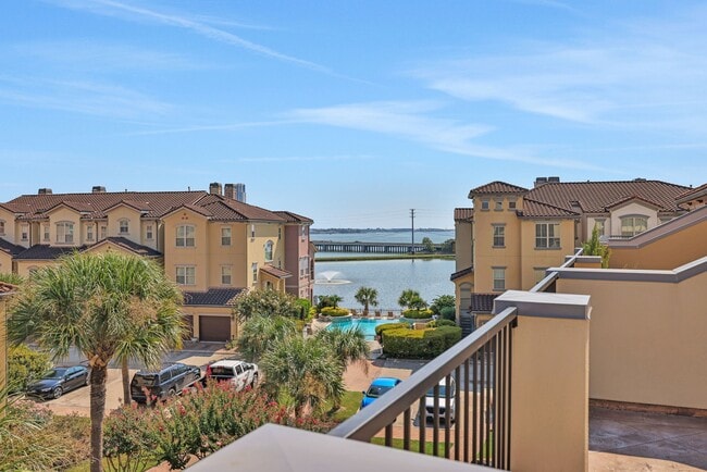 Building Photo - 12 Tassia Ln