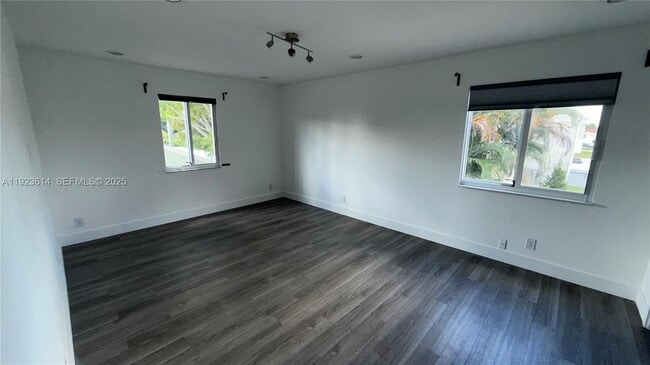 Building Photo - 18701 Shauna Manor Dr