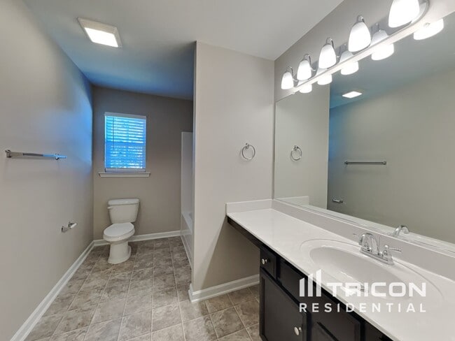Building Photo - 268 Moonstone Ct