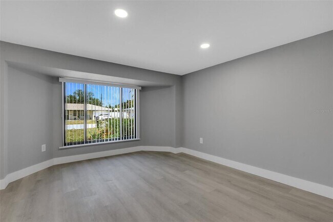 Building Photo - 4645 Hunter Ridge Dr