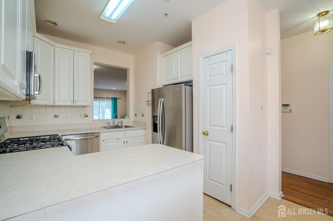 Building Photo - 908 Blossom Cir
