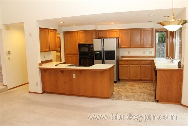 Building Photo - 4 Bed, 3 Bath  Home w/ 1 Bed and 1 Full Bath on Main  Near Bethany/Rock Creek