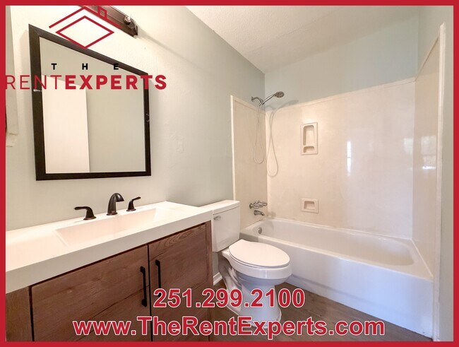 Building Photo - 784 Trailwood Dr E