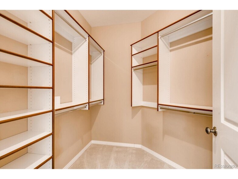 Building Photo - 10176 Park Meadows Dr