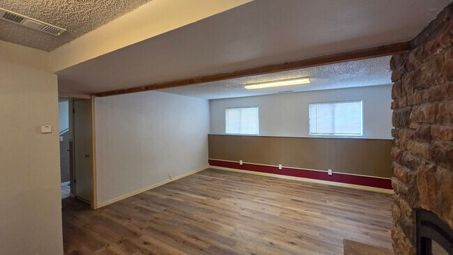 Building Photo - 2240 55th St