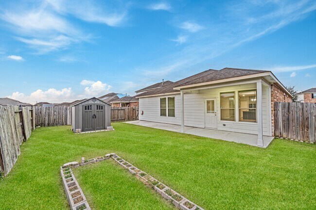 Building Photo - 815 Messina Ln