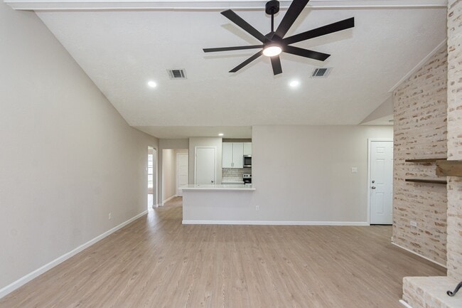 Building Photo - 16911 Bougainvilla Ln