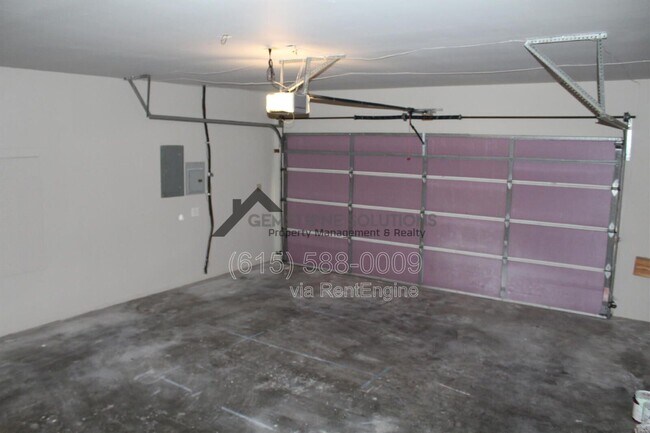 Building Photo - 430 Maplegrove Dr
