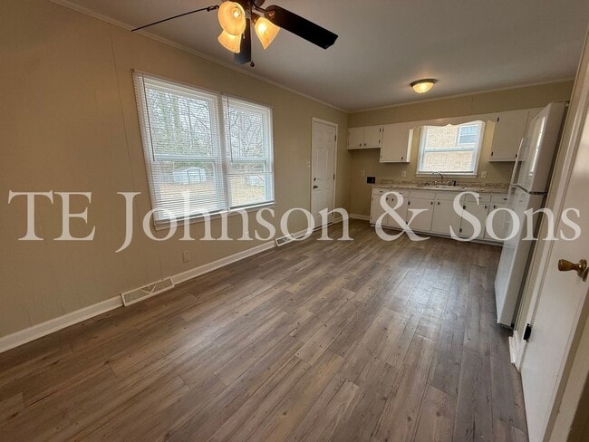 Building Photo - Charming 3 Bedroom Home with Hardwood Floors and Large Backyard in Winston-Salem