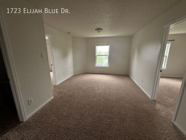 Building Photo - 1723 Elijah Blue Dr
