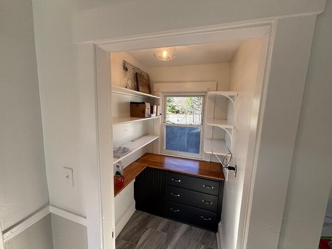 Building Photo - 240 Nahatan St