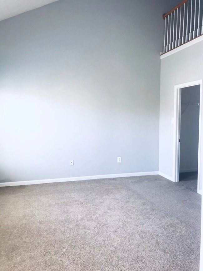 Building Photo - 3227 Halcyon Ct