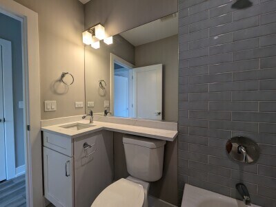 Building Photo - 3943 N Janssen Ave