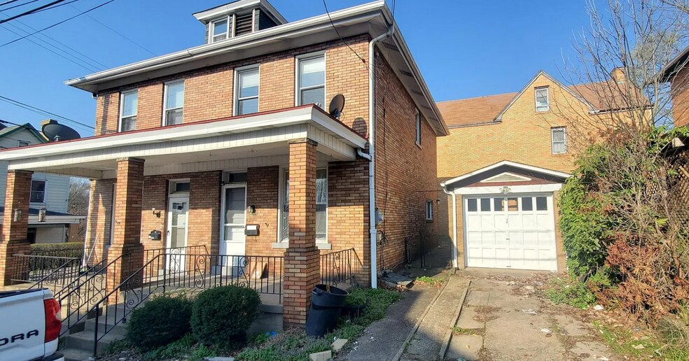 Building Photo - 3103 Tretow St