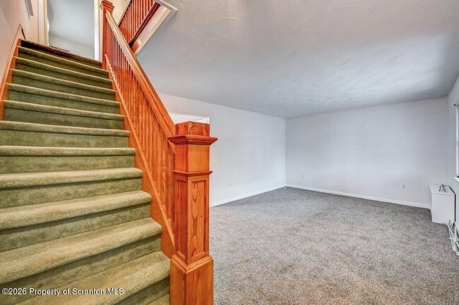 Building Photo - 454 Hickory St