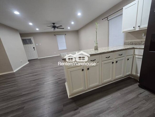 Building Photo - MOVE IN READY - IRVING - 3BEDS 2BATHS