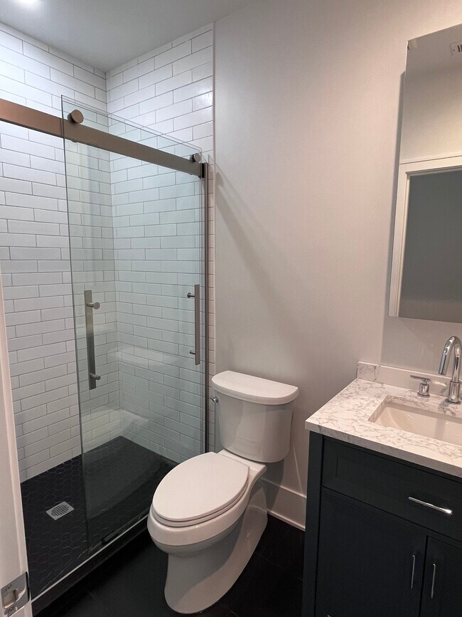 Building Photo - 1408 W Cuyler Ave