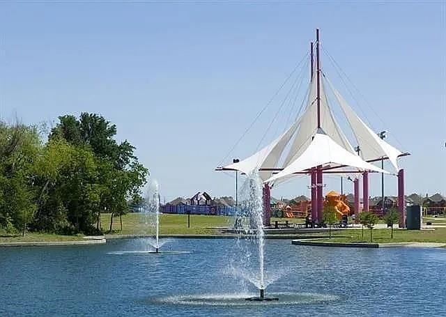 Building Photo - 100 Morel Dr