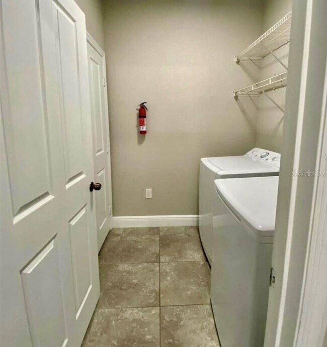 Building Photo - 3011 Hemingway Cir