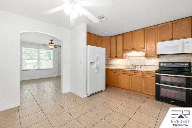 Building Photo - 618 S Lanvale Ave