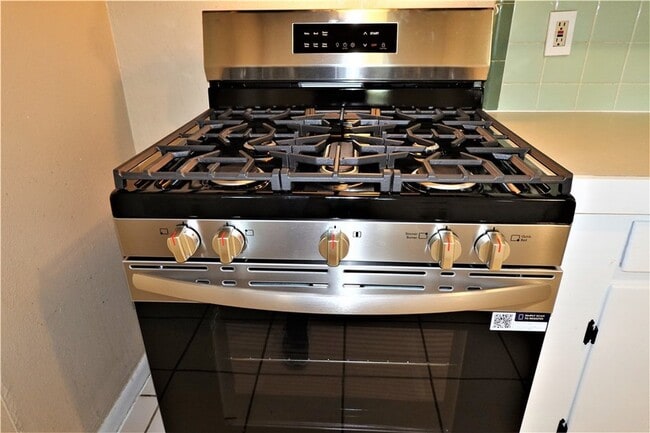 Building Photo - 114 Acacia Arch St