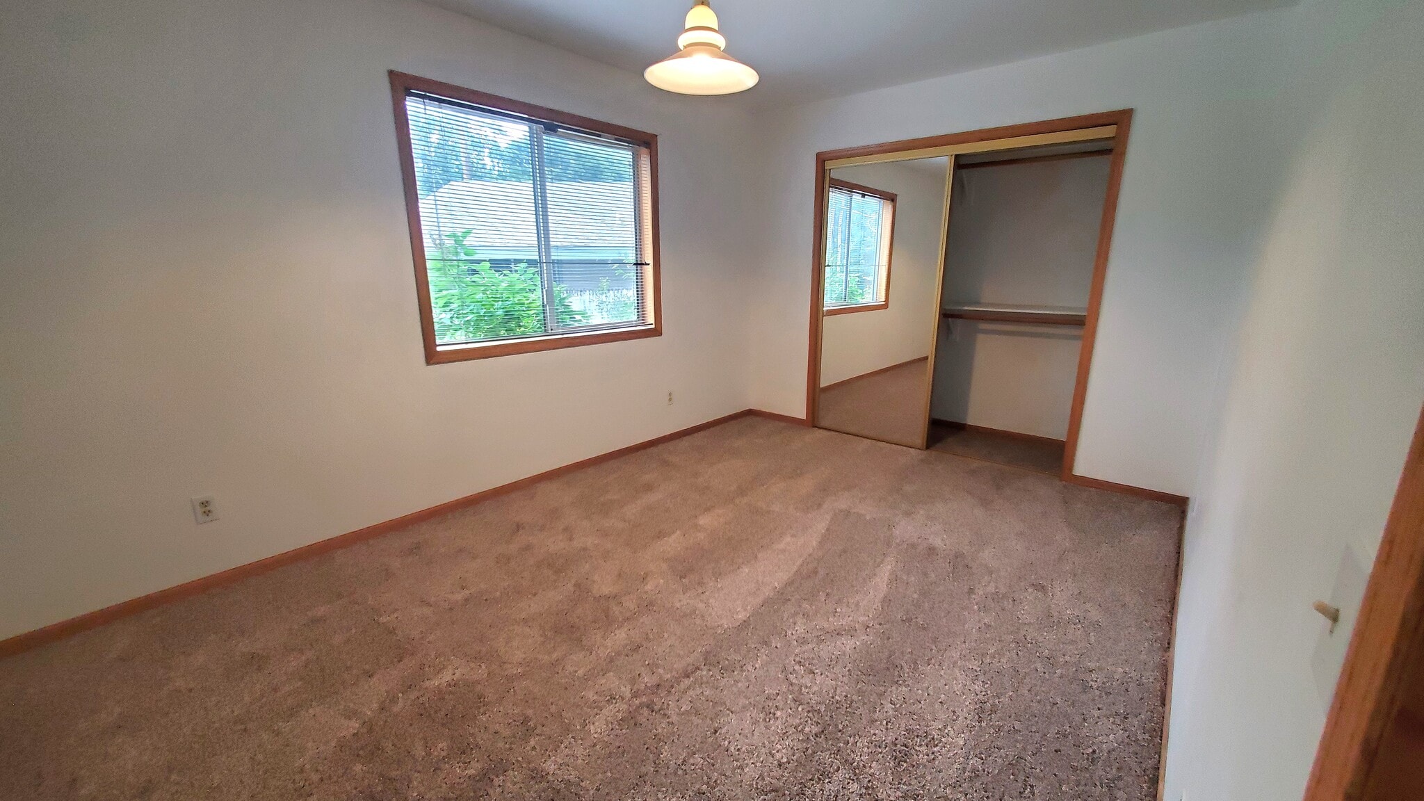 Building Photo - 1121 Illini Dr
