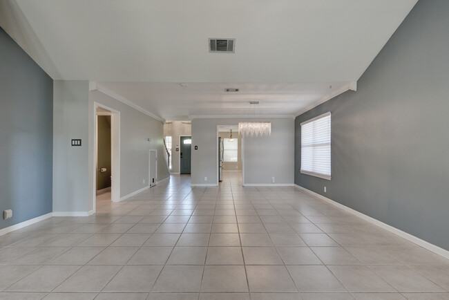 Building Photo - 911 River Hill