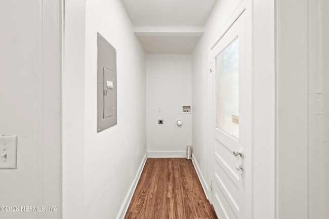 Building Photo - 569 W 49th St