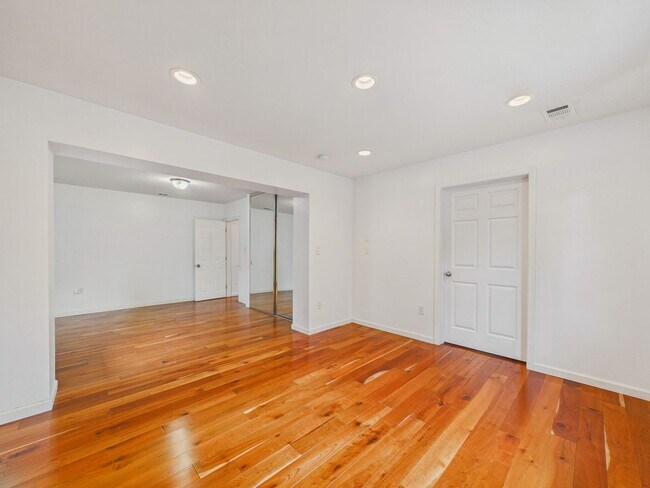 Building Photo - San Carlos home for rent plus studio in-law unit! $7,500