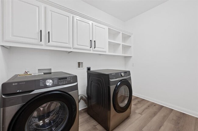 Building Photo - 10733 Maelin Dr