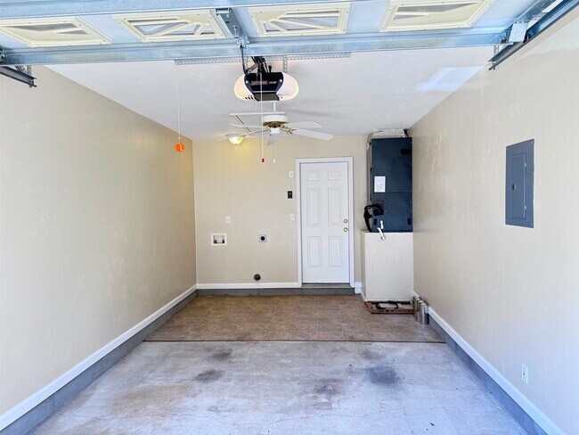 Building Photo - 1125 Mosswood Chase