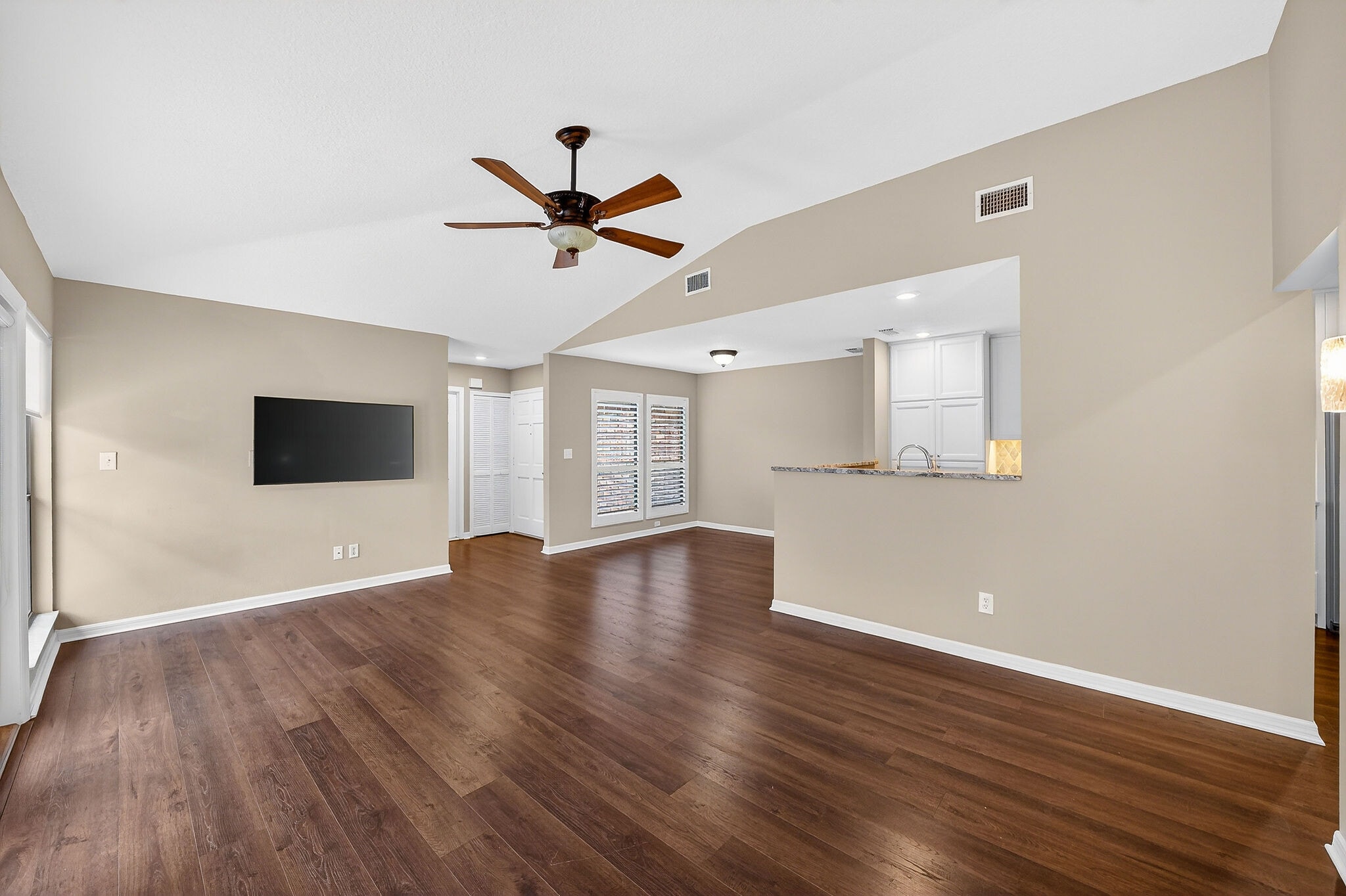 Building Photo - 1886 Demetree Dr