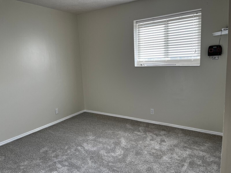 Building Photo - 1442 Willowbrook Dr