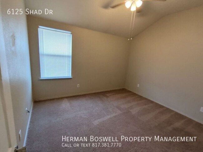 Building Photo - 6125 Shad Dr