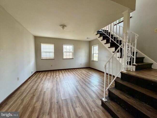 Building Photo - 309 Missouri Ave