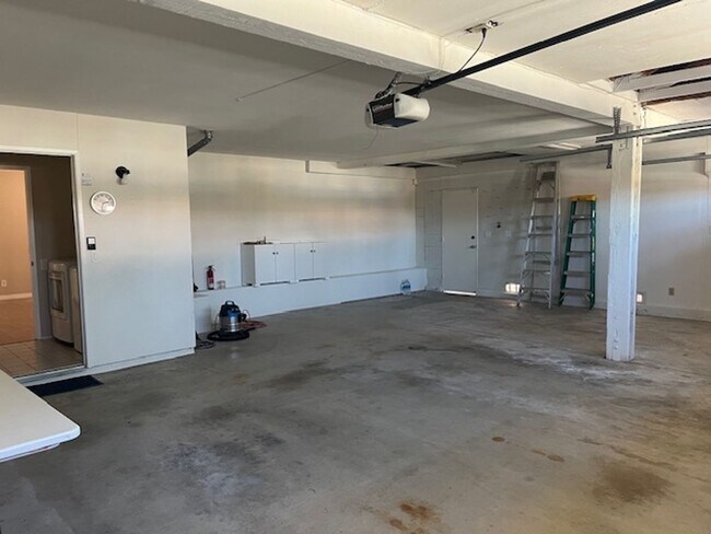 Building Photo - 4 bedroom Home in the heart of Temecula