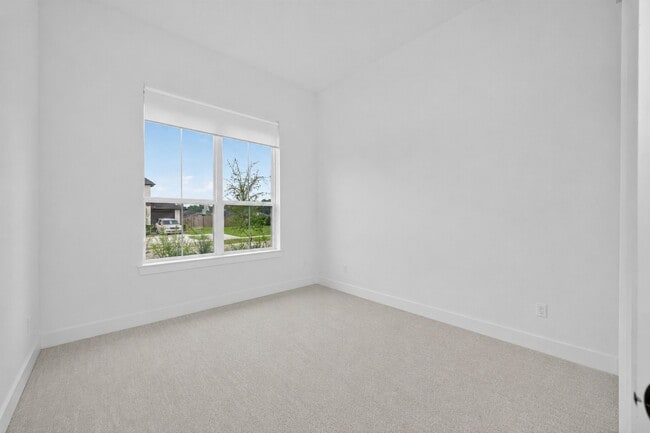 Building Photo - 9722 Dani Lake Dr