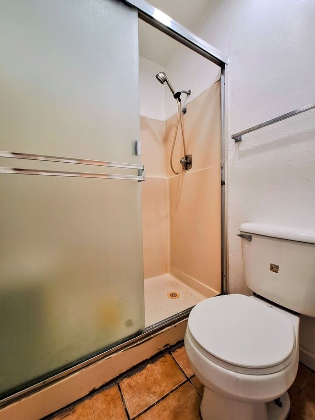 Building Photo - Beautifully Remodeled Two-Story 3bd Duplex w/Attached Garage & Private Yard